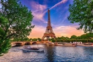 ParisEiffelTowerAndRiverSeineAtSunsetInParis | HotelRestaurant Haber Dergisi
