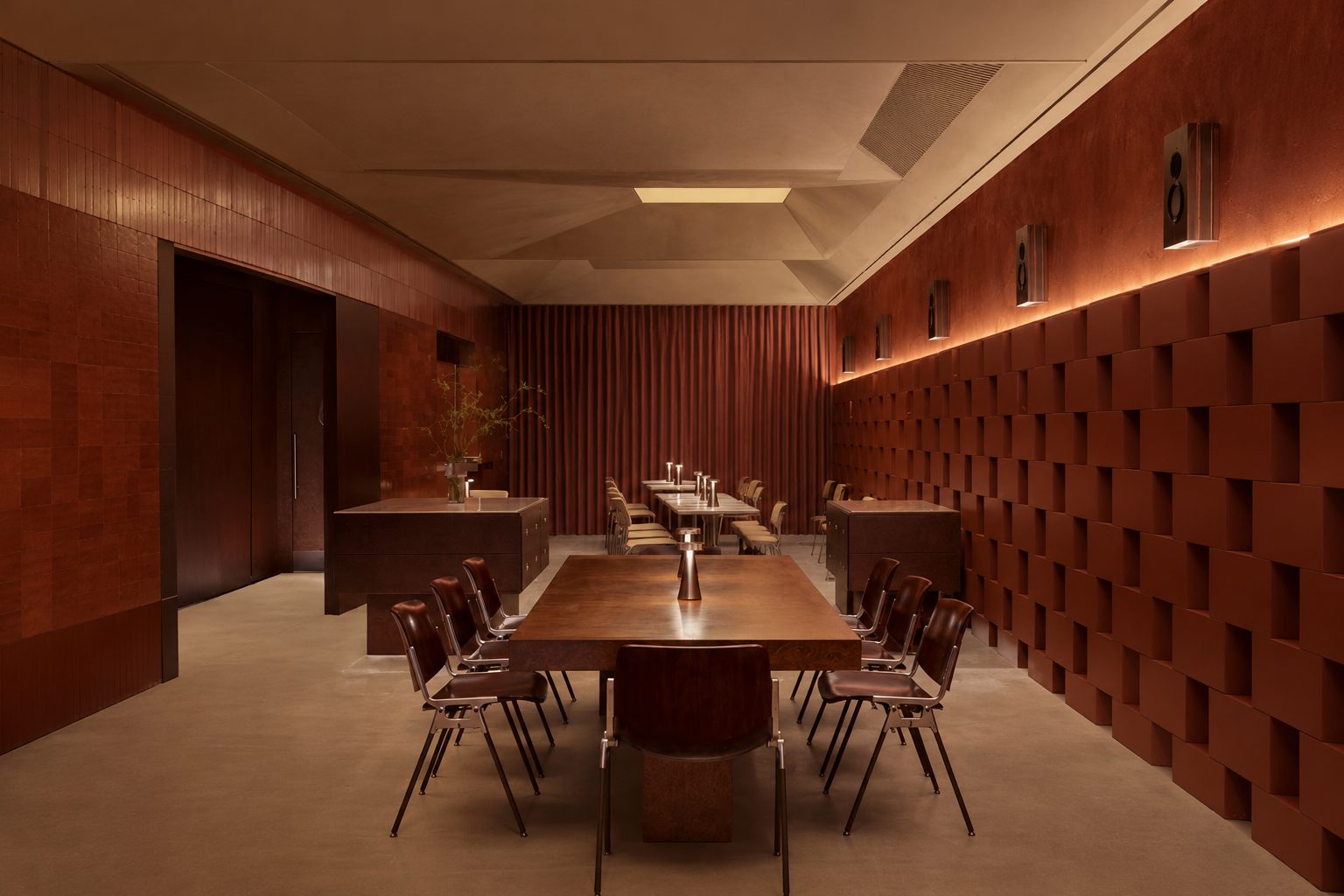 URBANJOBS’TAN ALIŞILMIŞIN DIŞINDA BİR RESTORAN KURGUSU: AINEN
